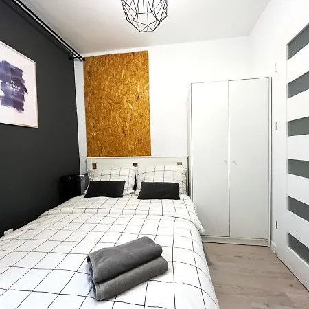 Apartment Traugutta ~ Self Check-in 24h ~ Lift Wroclaw