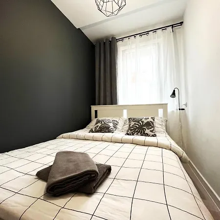 Apartment Traugutta ~ Self Check-in 24h ~ Lift Breslau